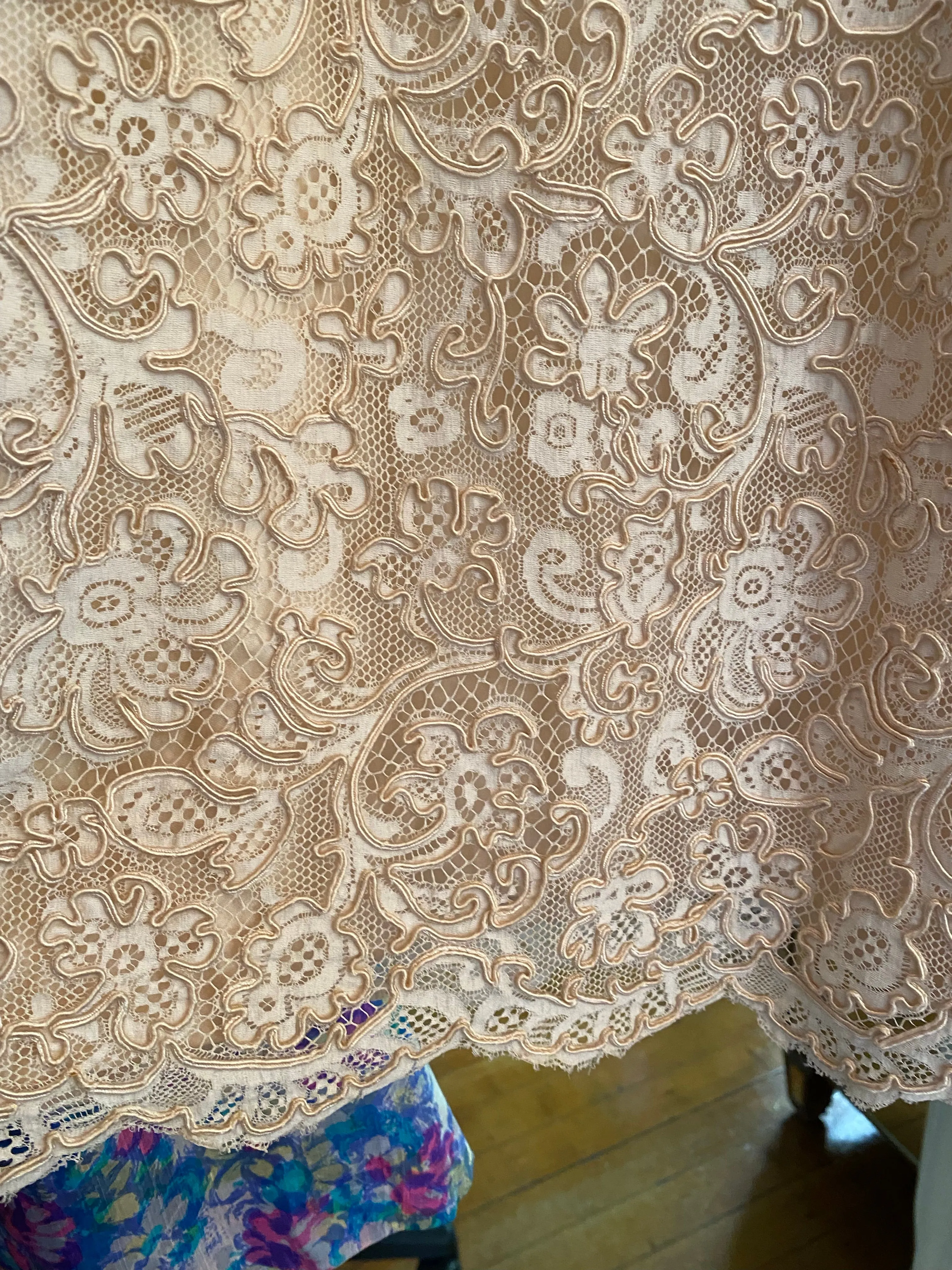 1950's Fine Corded Lace Fitted Cocktail Dress / Waist 27"