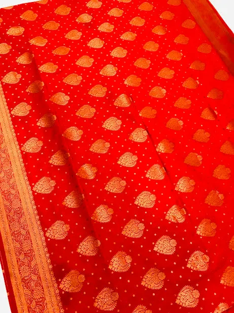 Delightful Red Color Flower Motifs Soft Silk Saree With Rich Pallu
