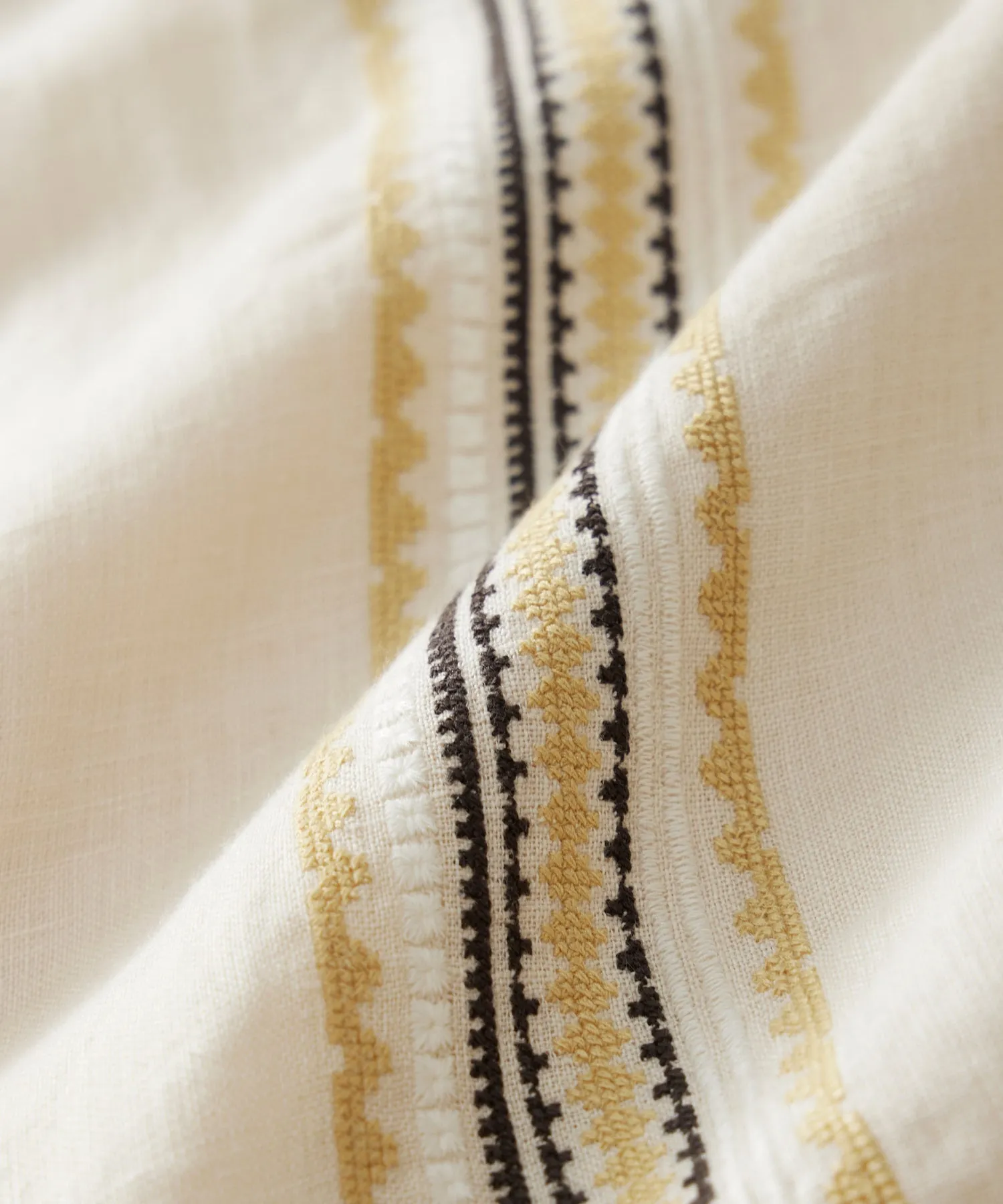 Embroidered Leisure Shirt in Sand Dollar