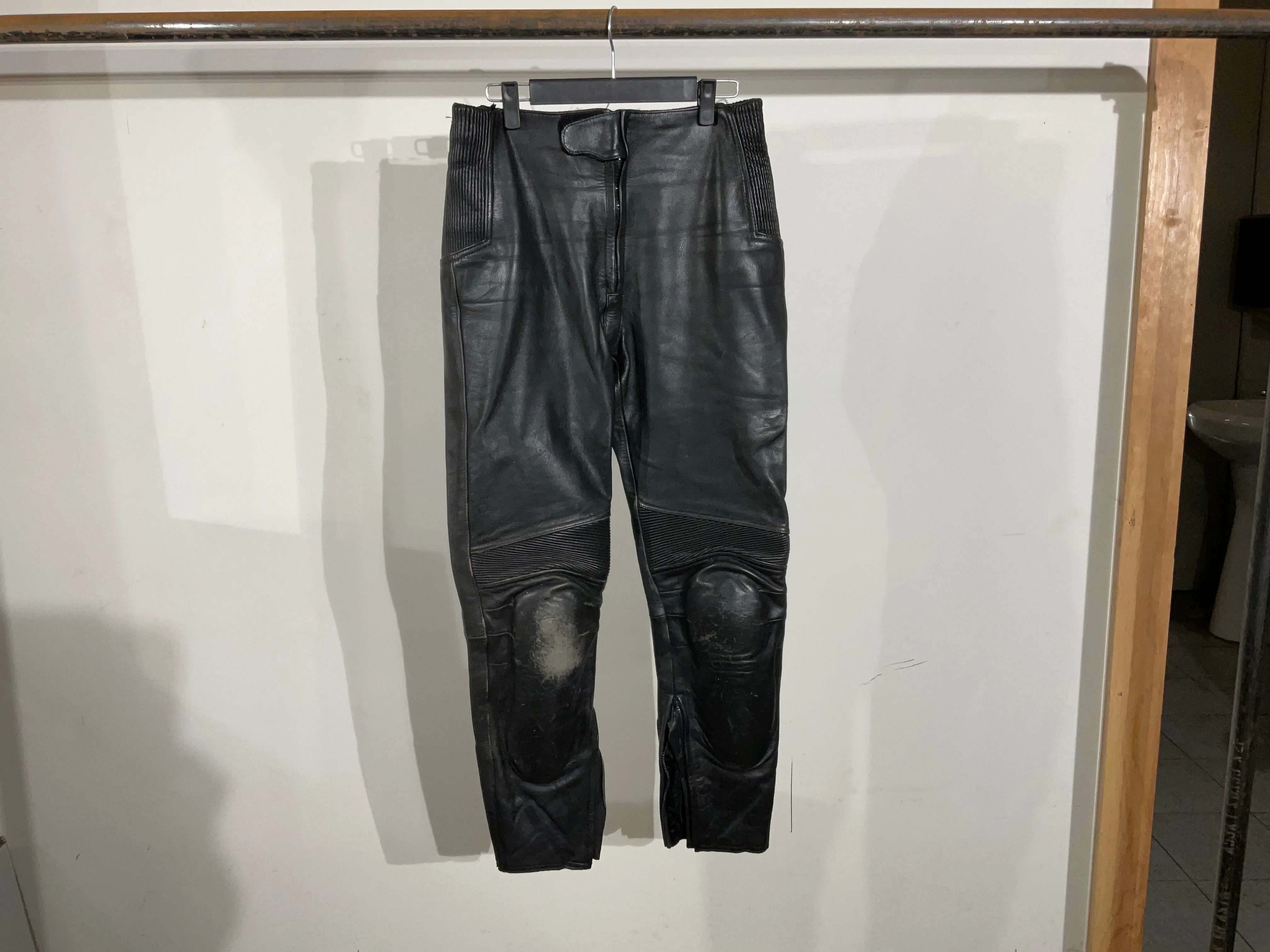 First Gear 2pc leather suit w/liner