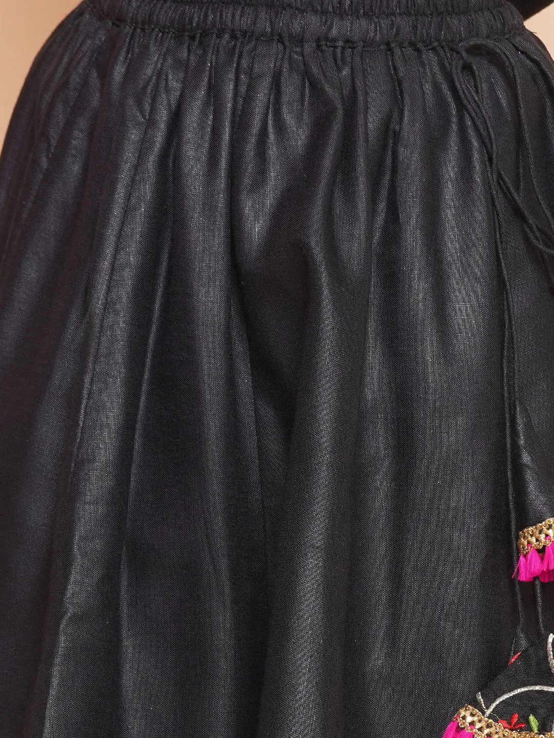 Girls Black Embroidered Choli, With Printed Lehenga Has A Dupatta